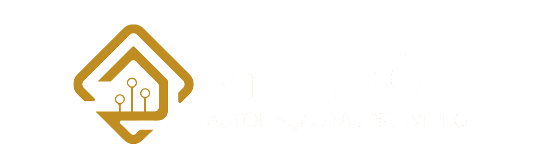 Logotipo da GLTECH com símbolo de casa e circuitos em laranja ao lado do nome GLTECH em branco, sobre fundo preto.